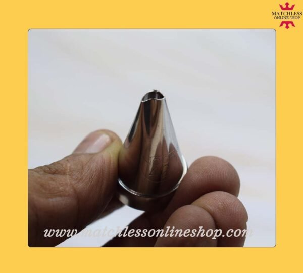 This Noor Petal Nozzle - Perfect For Creating Petal For Cake, Cup Cake Decorations.